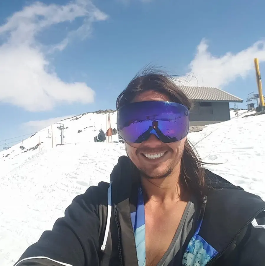 Jesse Cluer skiing, off the clock